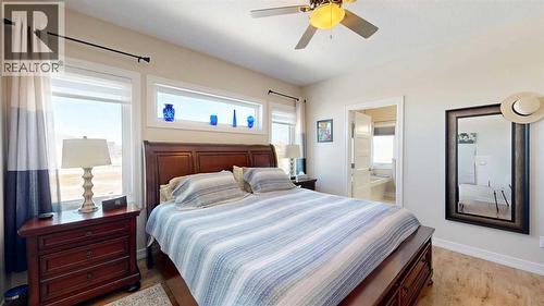 4020 Monarch Way, Stettler, AB - Indoor Photo Showing Bedroom