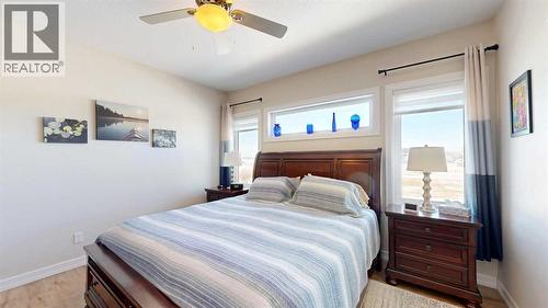 4020 Monarch Way, Stettler, AB - Indoor Photo Showing Bedroom
