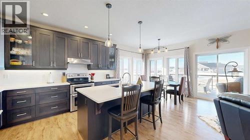 4020 Monarch Way, Stettler, AB - Indoor Photo Showing Kitchen With Upgraded Kitchen