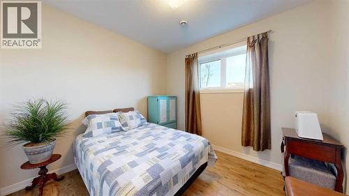 4020 Monarch Way, Stettler, AB - Indoor Photo Showing Bedroom