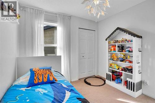 73 Covebrook Place Ne, Calgary, AB - Indoor Photo Showing Bedroom