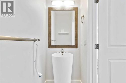 2728 Cochrane Road Nw, Calgary, AB - Indoor Photo Showing Other Room