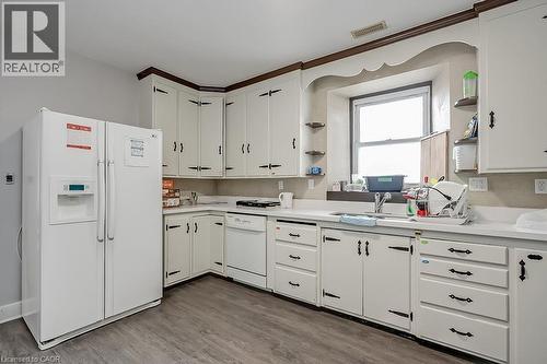 50 Sanders Boulevard, Hamilton, ON - Indoor Photo Showing Kitchen