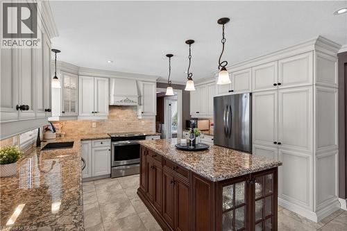 2264 Britannia Road, Burlington, ON - Indoor Photo Showing Kitchen With Upgraded Kitchen