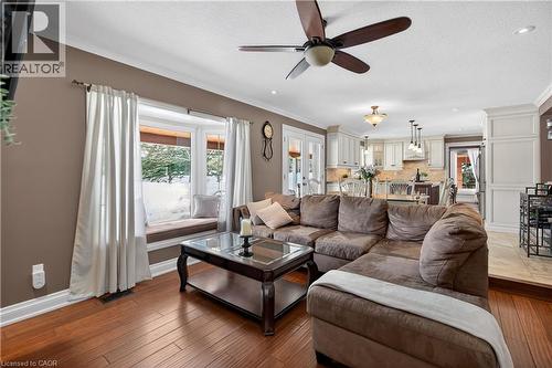 2264 Britannia Road, Burlington, ON - Indoor Photo Showing Living Room