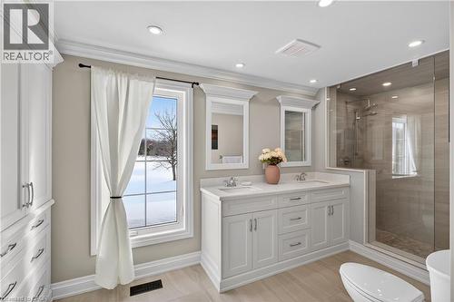 2264 Britannia Road, Burlington, ON - Indoor Photo Showing Bathroom