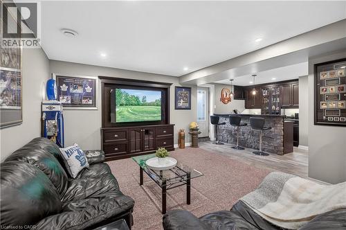 2264 Britannia Road, Burlington, ON - Indoor Photo Showing Living Room