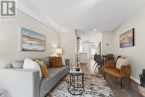 90D Templeton Street, Ottawa, ON - Indoor Photo Showing Living Room