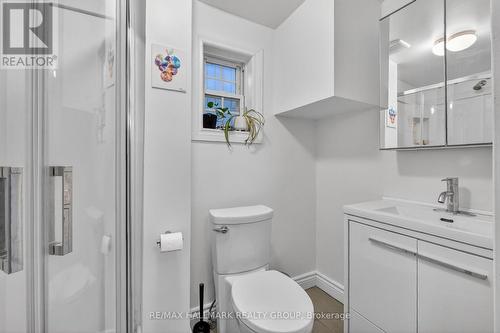 293 St Andrew Street, Ottawa, ON - Indoor Photo Showing Bathroom