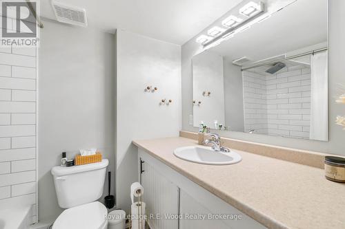 133 North Street E, Tillsonburg, ON - Indoor Photo Showing Bathroom