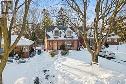 94 BALLACAINE DRIVE  Toronto, ON M8Y 4B8