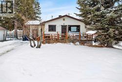 105 2 Avenue NE  Sundre, AB T0M 1X0