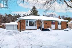 23 EASTWOOD AVENUE  Oshawa (Samac), ON L1G 3Y5