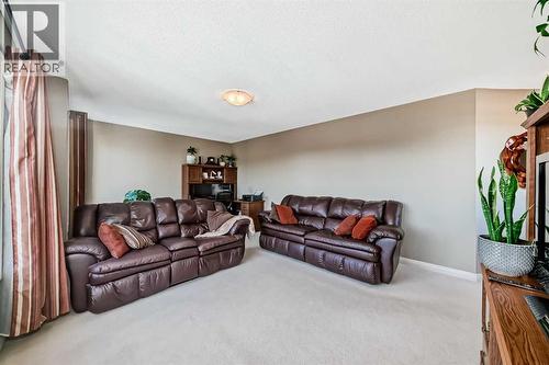 172 Seagreen Way, Chestermere, AB - Indoor Photo Showing Living Room