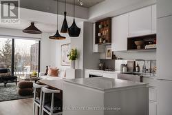 404 - 383 SORAUREN AVENUE  Toronto, ON M6R 0A4