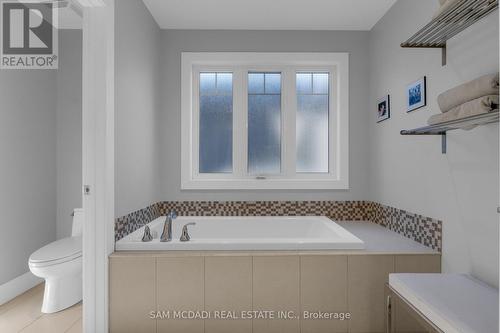 38 Pine Avenue N, Mississauga, ON - Indoor Photo Showing Bathroom