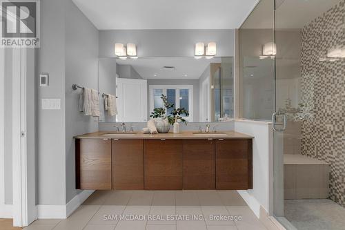 38 Pine Avenue N, Mississauga, ON - Indoor Photo Showing Bathroom