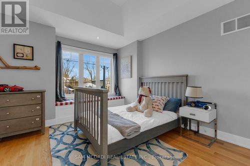 38 Pine Avenue N, Mississauga, ON - Indoor Photo Showing Bedroom