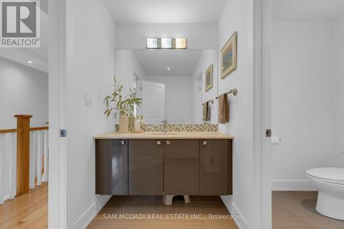 38 Pine Avenue N, Mississauga, ON - Indoor Photo Showing Bathroom