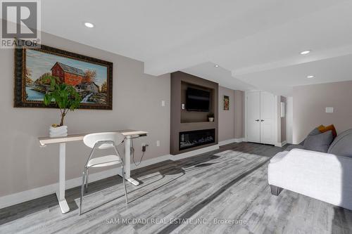 38 Pine Avenue N, Mississauga, ON - Indoor