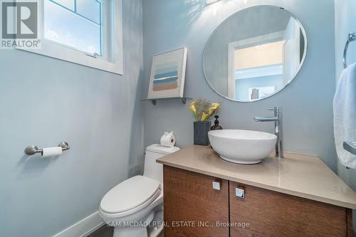 38 Pine Avenue N, Mississauga, ON - Indoor Photo Showing Bathroom