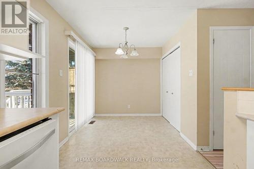 6 Briston Private, Ottawa, ON 