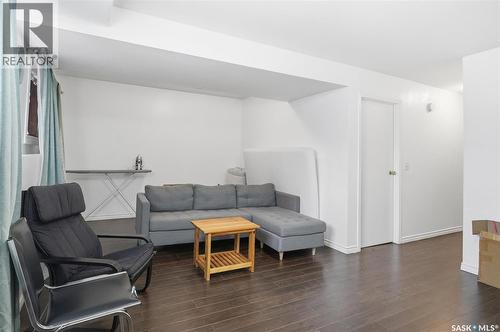 118-120 Barber Crescent, Saskatoon, SK - Indoor Photo Showing Living Room