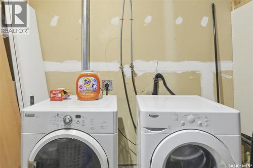 118-120 Barber Crescent, Saskatoon, SK - Indoor Photo Showing Laundry Room