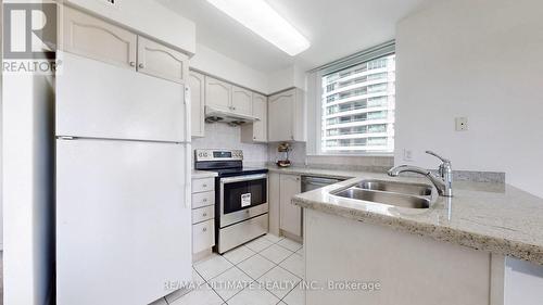 905 - 18 Spring Garden Avenue, Toronto, ON - Indoor Photo Showing Kitchen With Double Sink