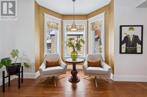 63 Menno Street, Waterloo, ON - Indoor Photo Showing Living Room