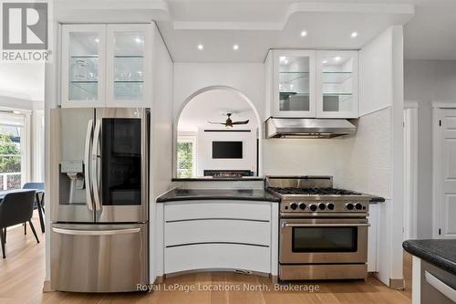 7833 Poplar Side Road, Clearview, ON - Indoor Photo Showing Kitchen