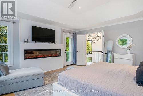 7833 Poplar Side Road, Clearview, ON - Indoor With Fireplace