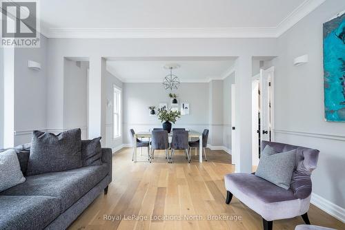 7833 Poplar Side Road, Clearview, ON - Indoor Photo Showing Living Room