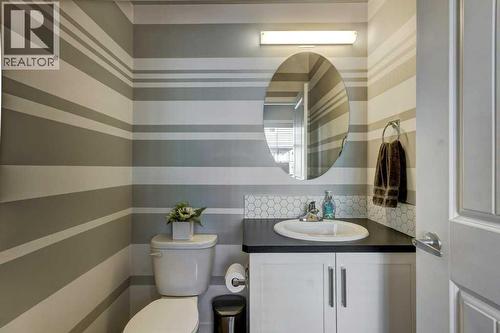 444 Legacy Point Se, Calgary, AB - Indoor Photo Showing Bathroom