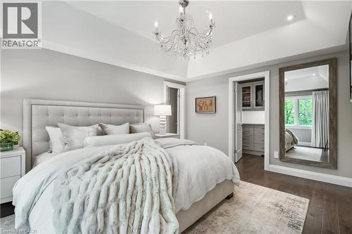 61 Oak Knoll Drive, Hamilton, ON - Indoor Photo Showing Bedroom