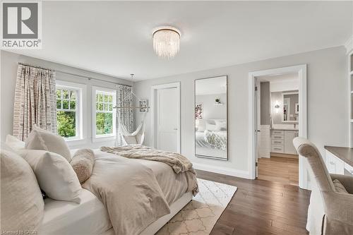 61 Oak Knoll Drive, Hamilton, ON - Indoor Photo Showing Bedroom