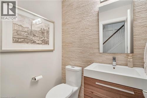 61 Oak Knoll Drive, Hamilton, ON - Indoor Photo Showing Bathroom