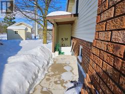 Separate basement direct entrance - 