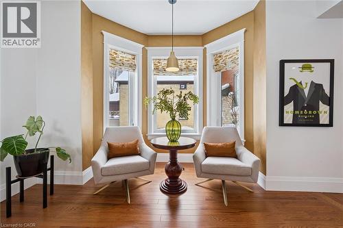 63 Menno Street, Waterloo, ON - Indoor Photo Showing Living Room