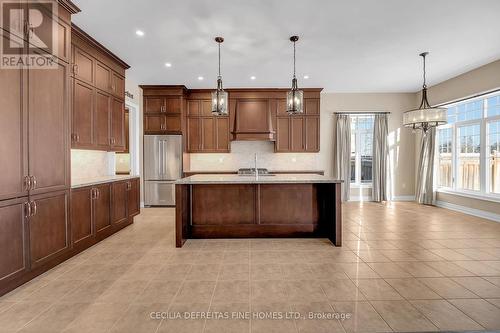 31 Munsie Drive, King, ON - Indoor Photo Showing Kitchen