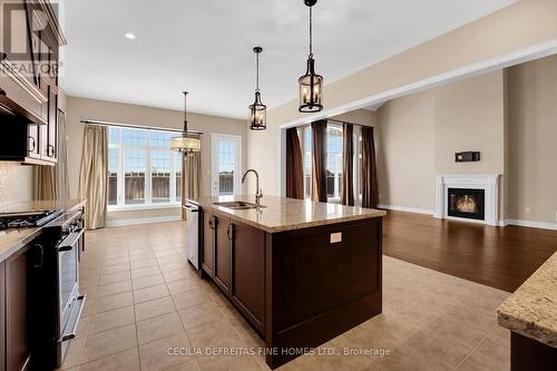 31 Munsie Drive, King, ON - Indoor Photo Showing Kitchen With Upgraded Kitchen