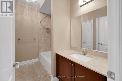 31 Munsie Drive, King, ON - Indoor Photo Showing Bathroom