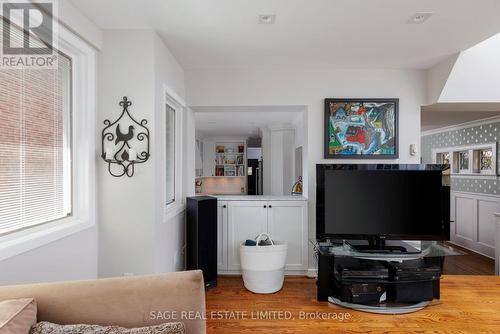 35 Grenview Boulevard N, Toronto, ON - Indoor