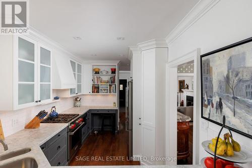 35 Grenview Boulevard N, Toronto, ON - Indoor Photo Showing Kitchen
