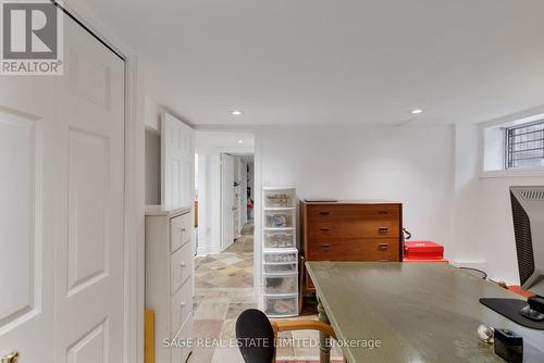 35 Grenview Boulevard N, Toronto, ON - Indoor