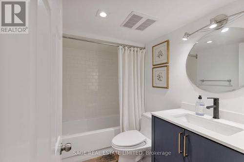 35 Grenview Boulevard N, Toronto, ON - Indoor Photo Showing Bathroom