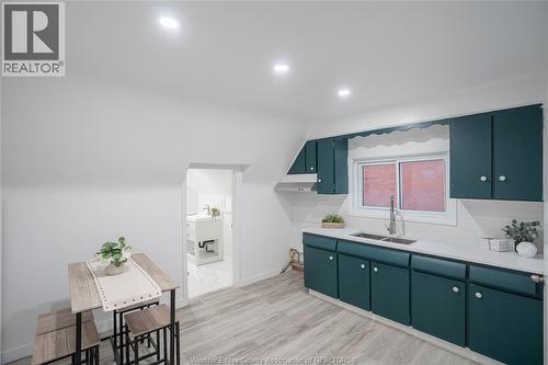 538 Oak Unit# Main Floor, Windsor, ON - Indoor Photo Showing Kitchen With Double Sink