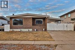 4013 20 Avenue S  Lethbridge, AB T1K 4X8