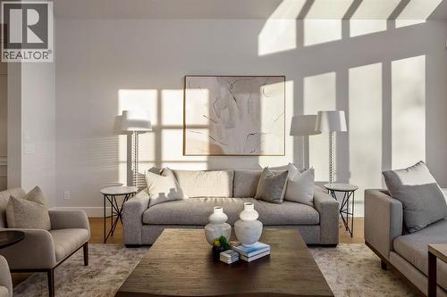 2920 Toronto Crescent Nw, Calgary, AB - Indoor Photo Showing Living Room