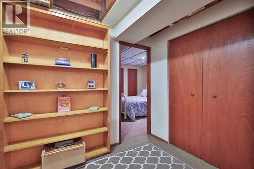 95 N 250 W, Raymond, AB - Indoor Photo Showing Other Room